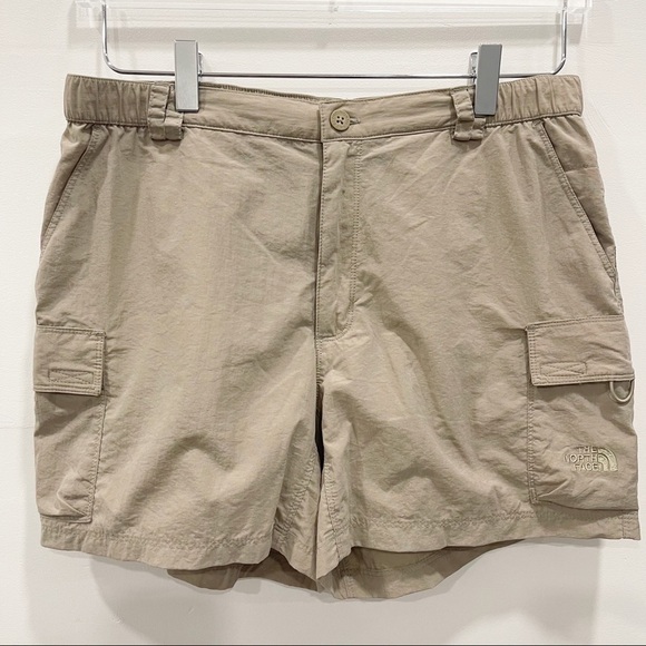 The North Face Women’s Tan Stow Away Shorts Medium Hiking Outdoor Camping - Picture 1 of 8